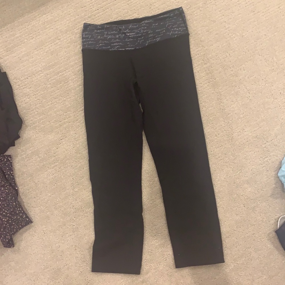 Lululemon black cropped leggings